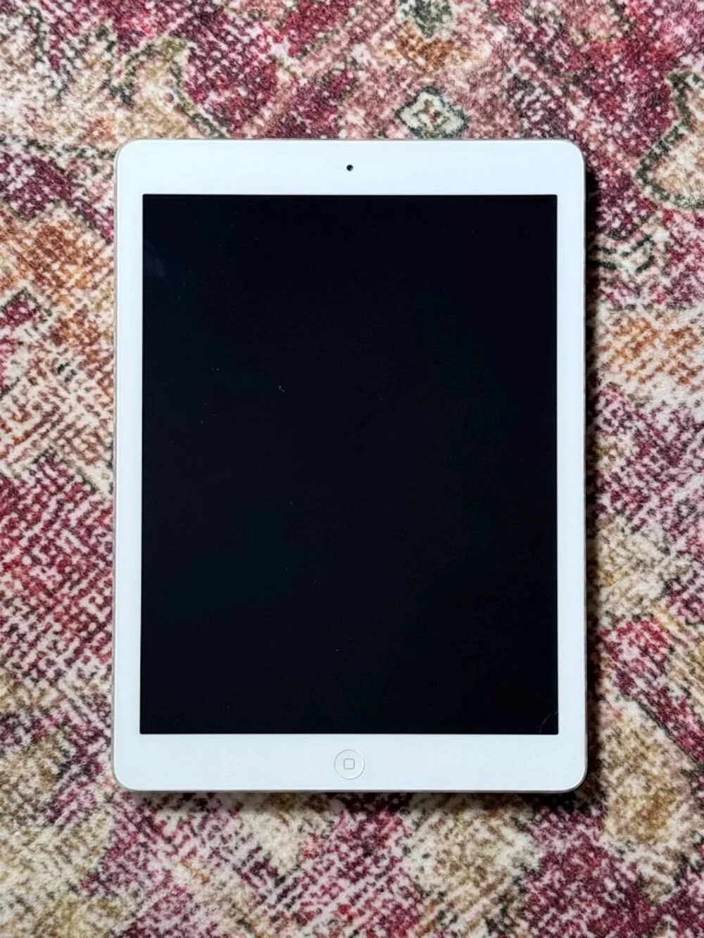 USED - GREAT CONDITION iPad Air (1st Generation), 32GB, Silver, Wi-Fi only